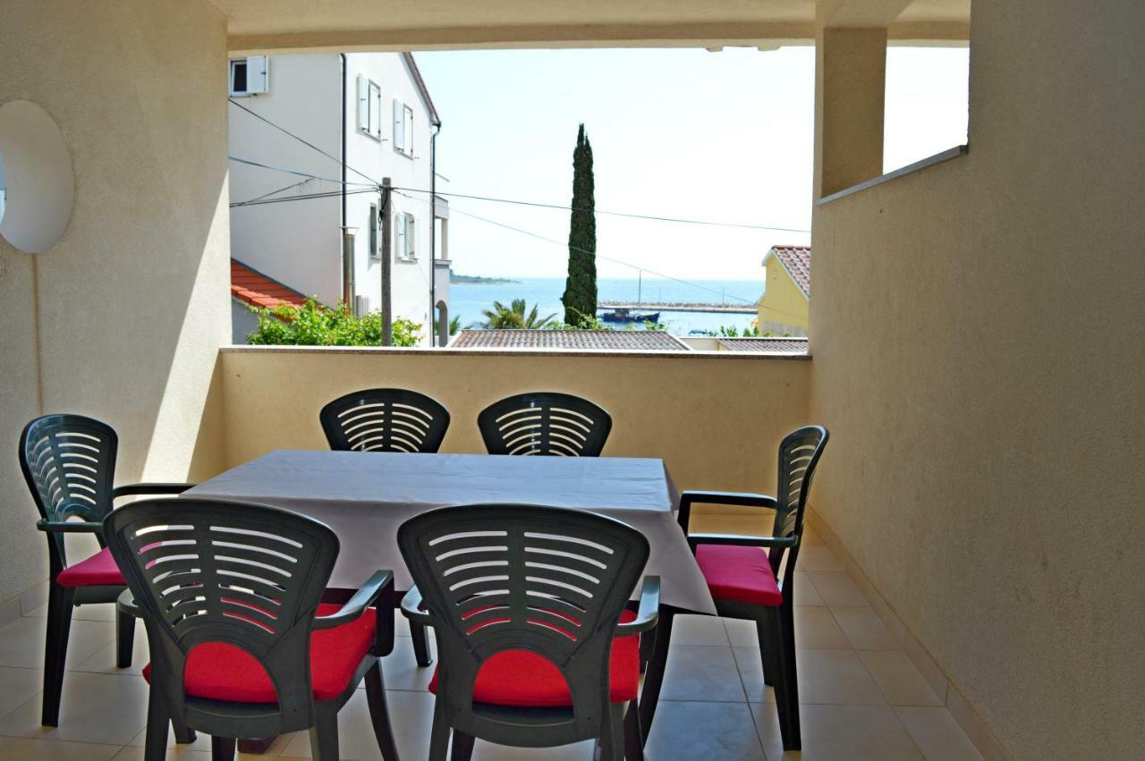 Apartments Macak Новаля Екстериор снимка